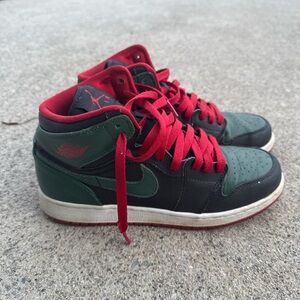 Jordan 1 Mid “Gucci”